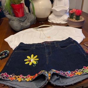 Women’s re fashioned blue jeans shorts
